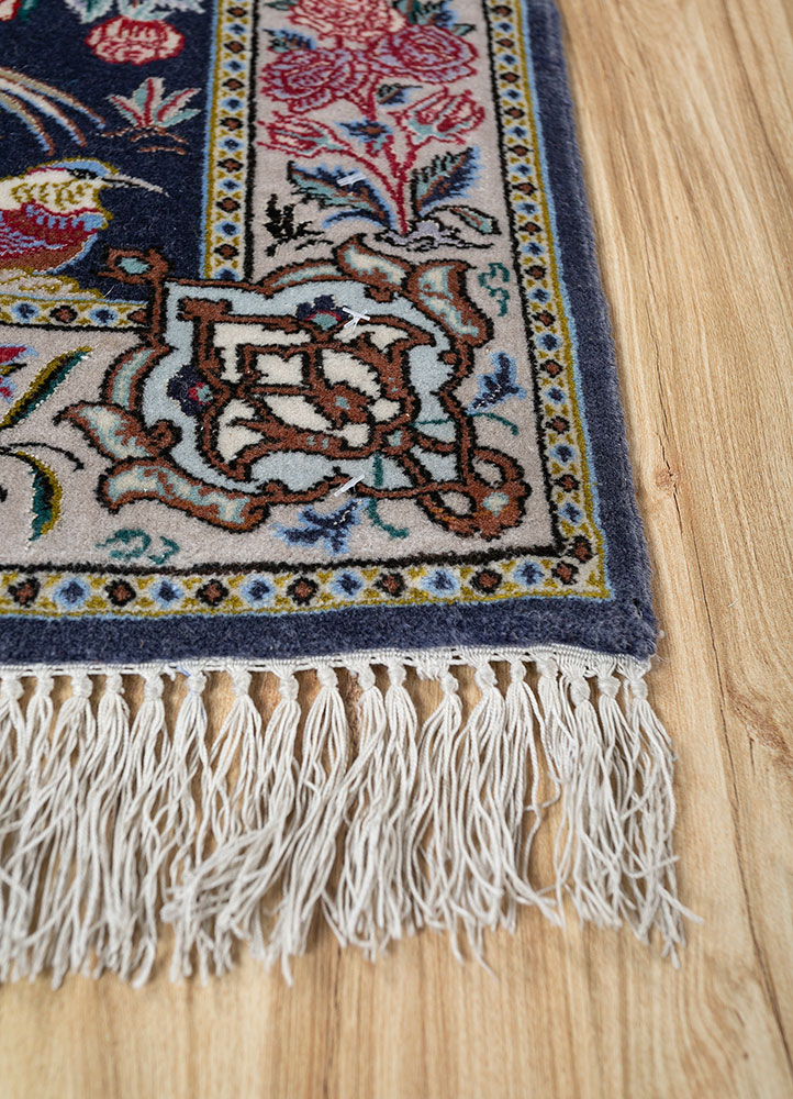 gulmarg blue wool hand knotted Rug - Corner