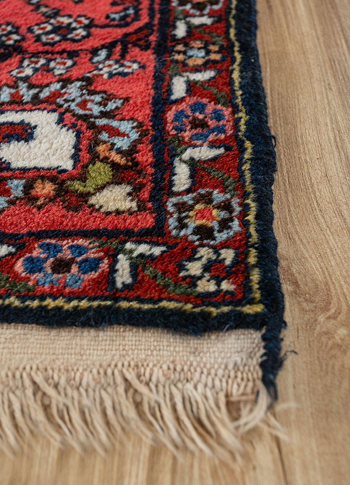 aalam ivory wool hand knotted Rug - Corner