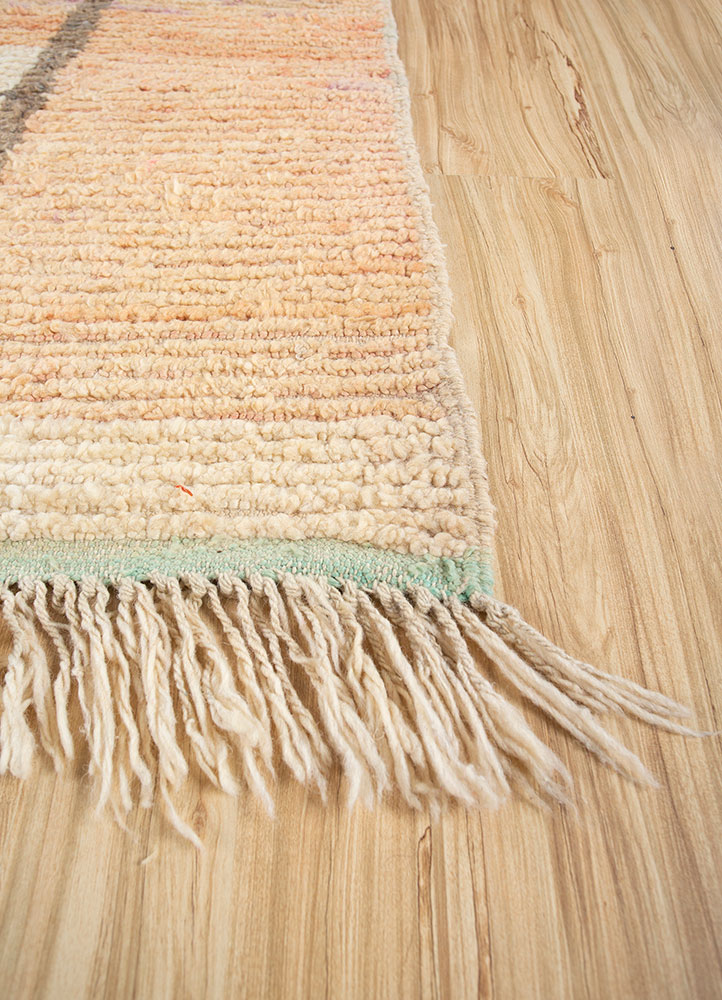 nuray gold wool hand knotted Rug - Corner