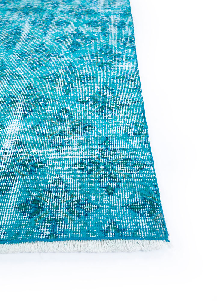 lacuna blue wool hand knotted Rug - Corner