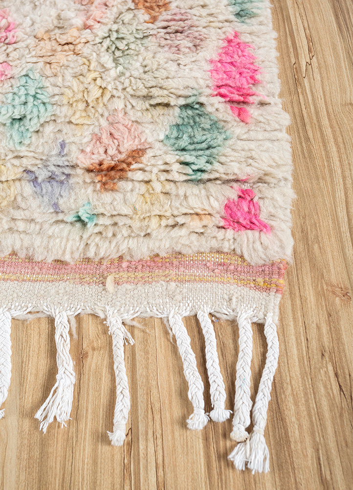 nuray ivory wool hand knotted Rug - Corner