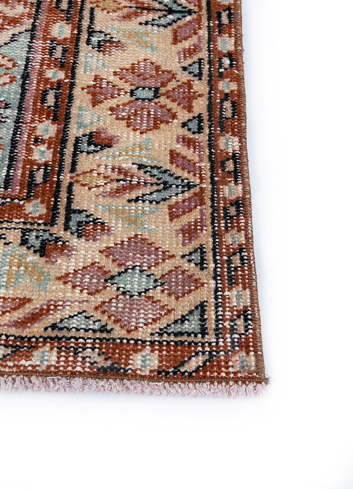 vintage red and orange wool hand knotted Rug - Corner