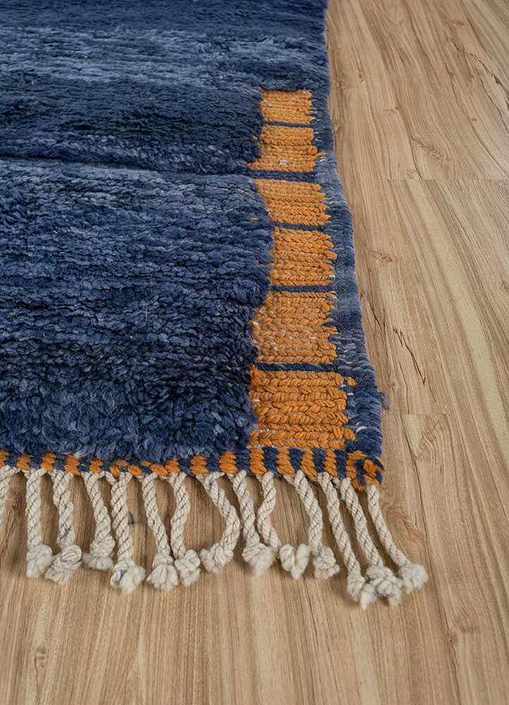 zuri blue wool hand knotted Rug - Corner