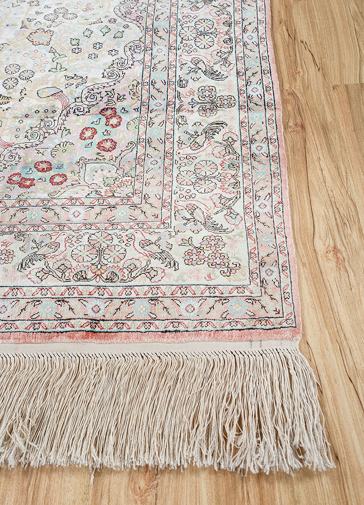 gulmarg gold silk hand knotted Rug - Corner