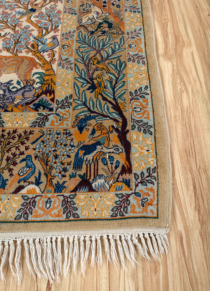 gulmarg gold wool hand knotted Rug - Corner