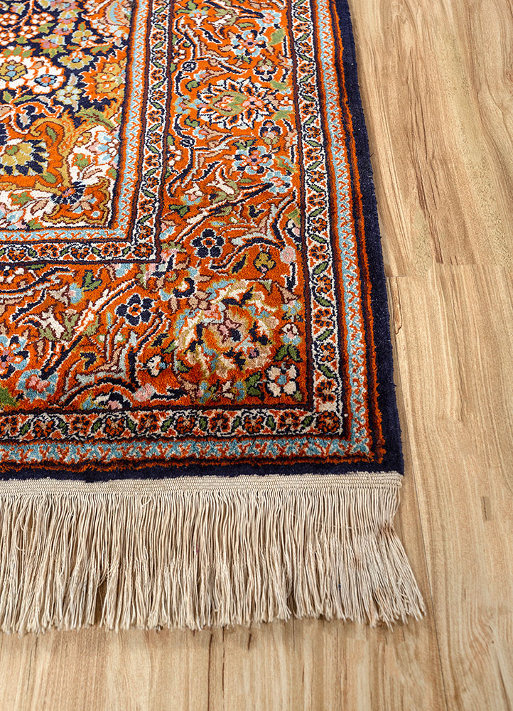 gulmarg red and orange silk hand knotted Rug - Corner