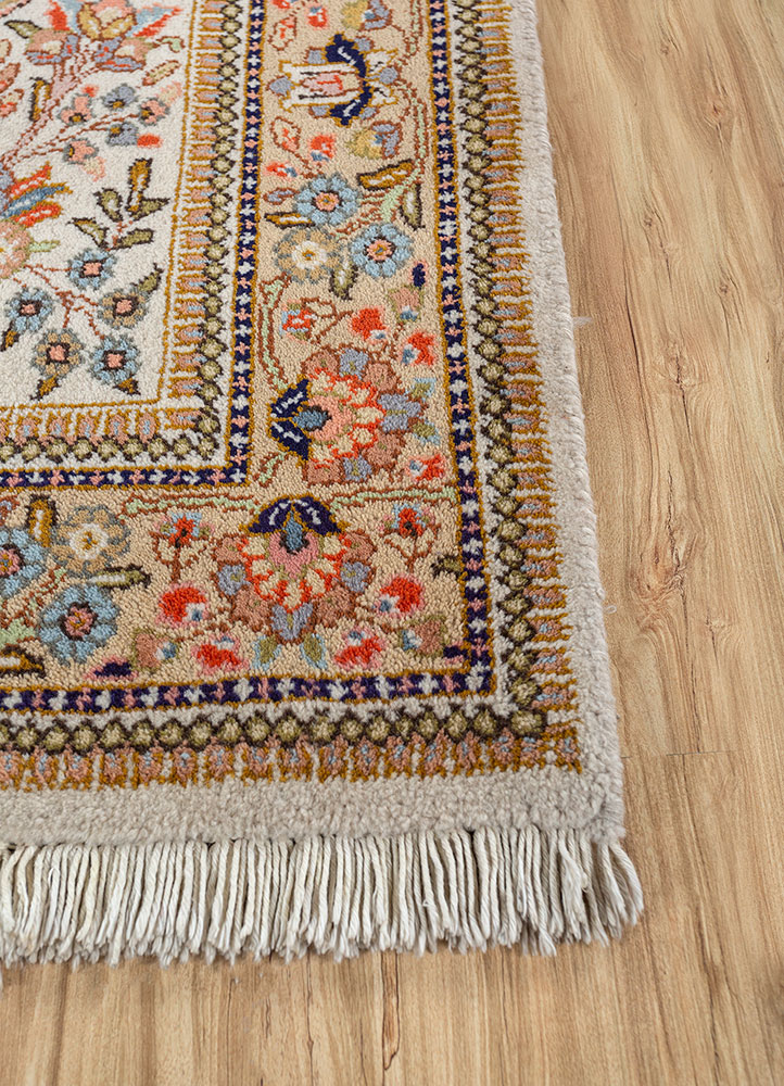 aalam red and orange wool hand knotted Rug - Corner