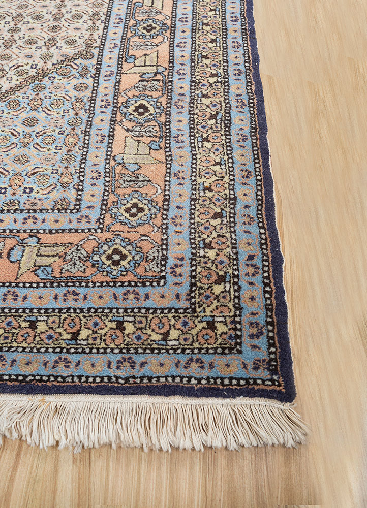 aalam gold wool hand knotted Rug - Corner