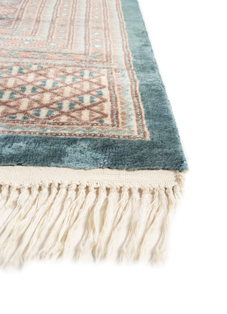 kiaan blue wool hand knotted Rug - Corner