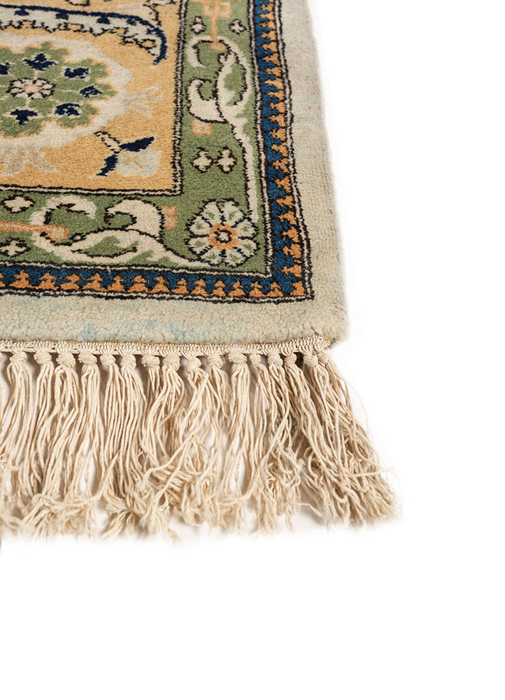 aalam gold wool hand knotted Rug - Corner