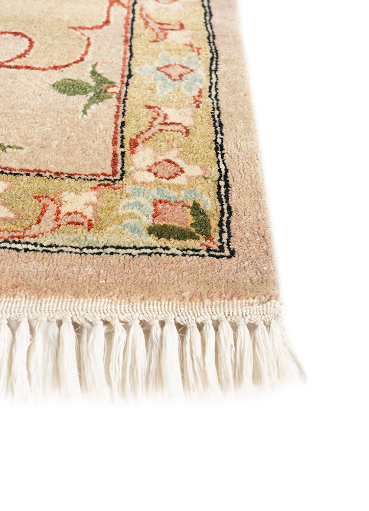 cyanna gold wool hand knotted Rug - Corner
