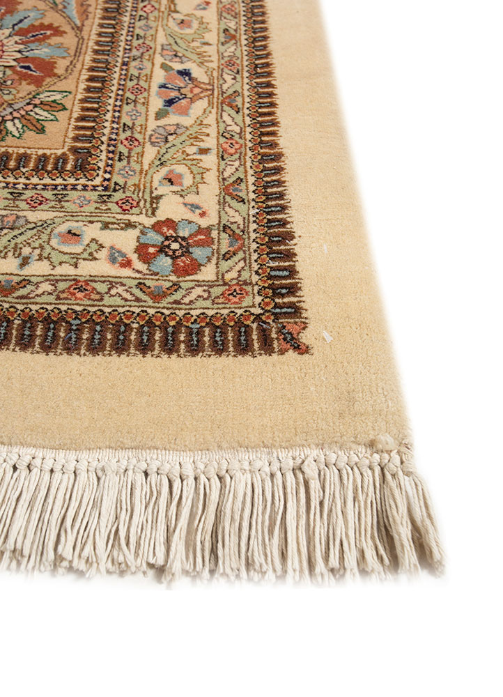 aalam red and orange wool hand knotted Rug - Corner