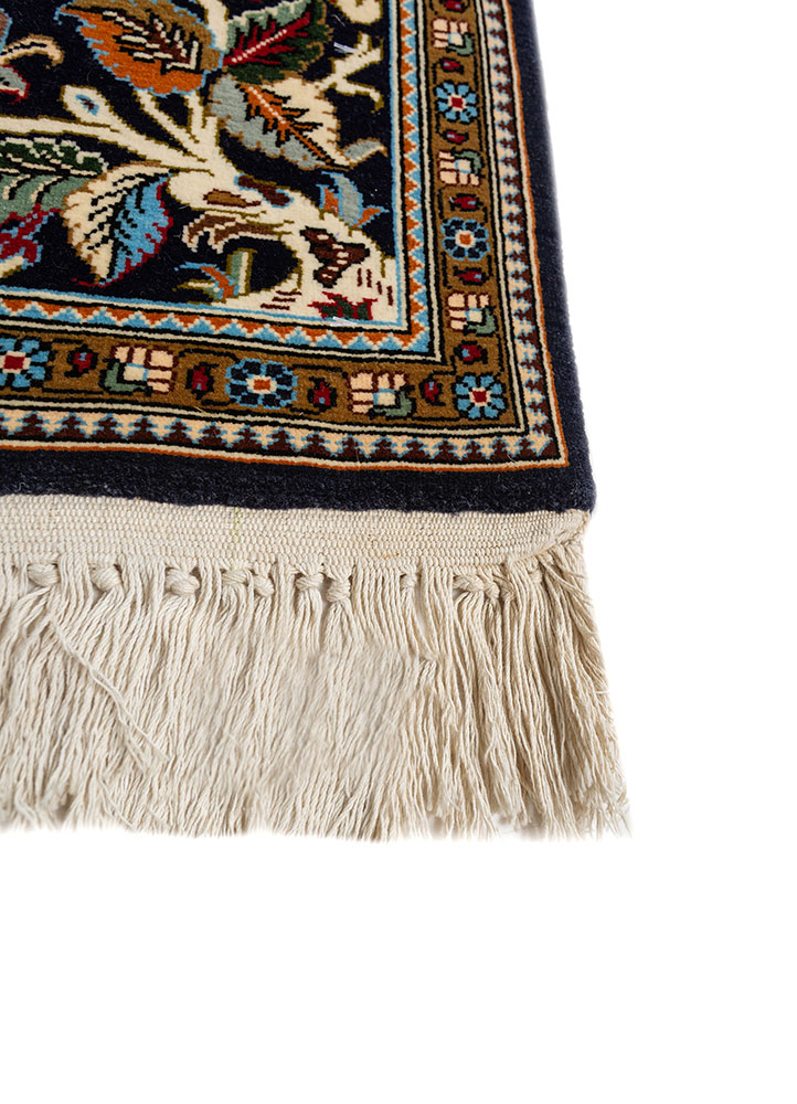 aalam gold wool hand knotted Rug - Corner