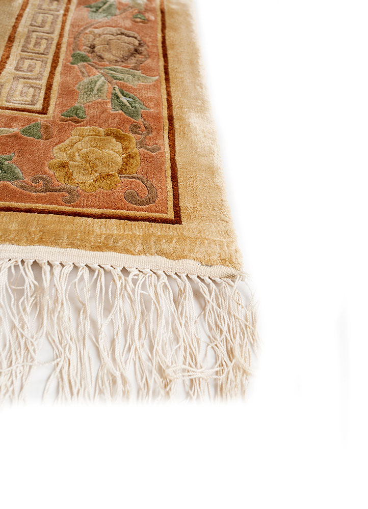 gulmarg gold silk hand knotted Rug - Corner