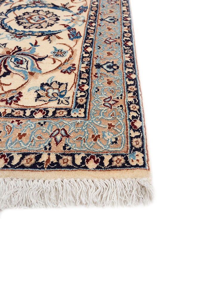 aalam ivory wool hand knotted Rug - Corner