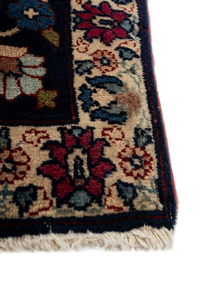 aalam gold wool hand knotted Rug - Corner