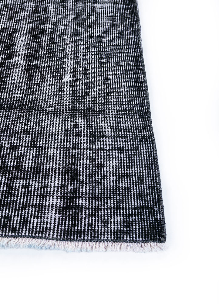 lacuna grey and black wool hand knotted Rug - Corner
