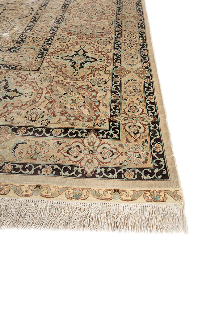aalam red and orange wool hand knotted Rug - Corner