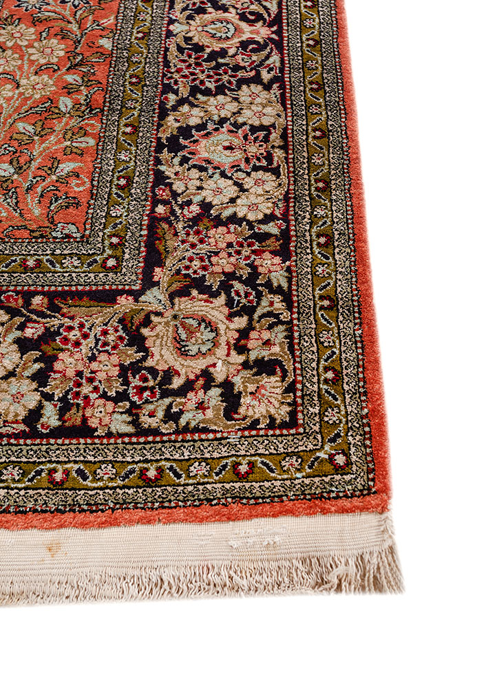 gulmarg green silk hand knotted Rug - Corner