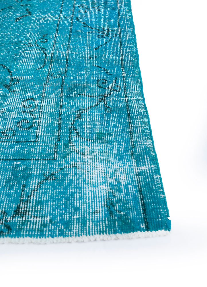 lacuna blue wool hand knotted Rug - Corner