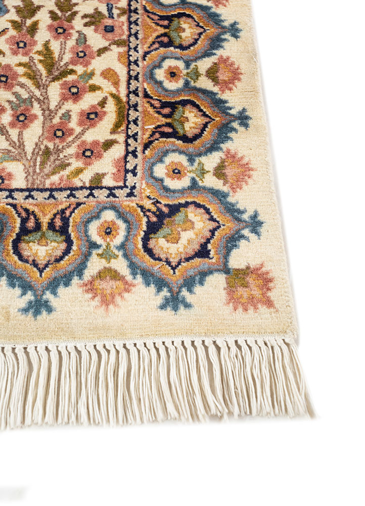 aalam gold wool hand knotted Rug - Corner