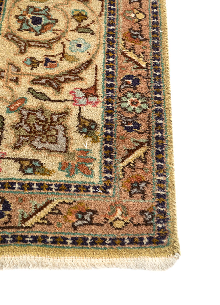 aalam green wool hand knotted Rug - Corner