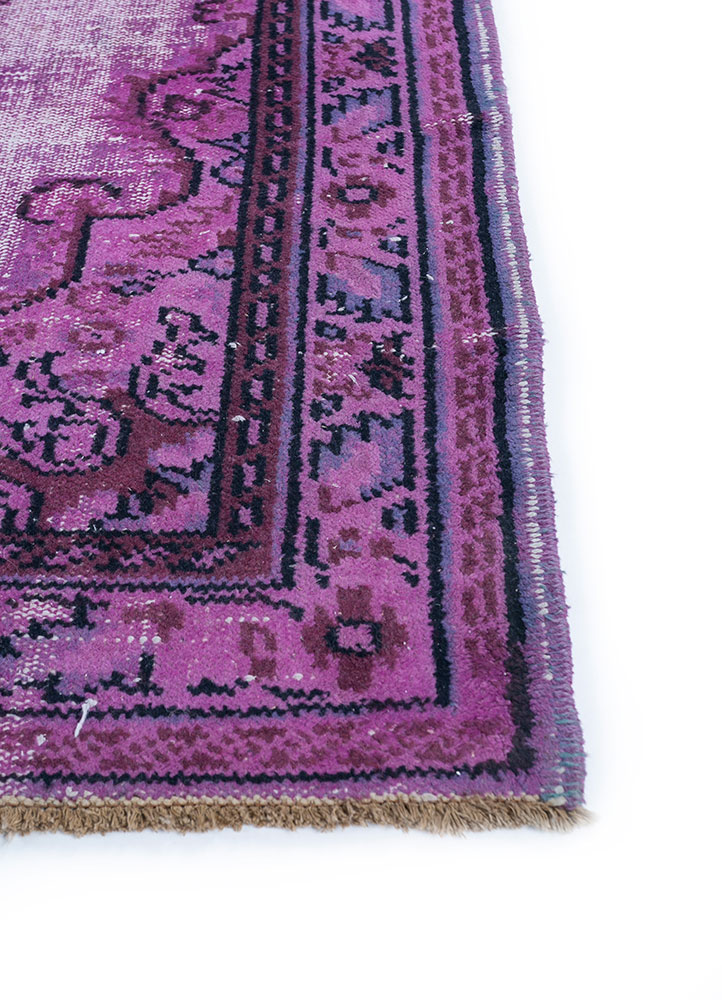 lacuna pink and purple wool hand knotted Rug - Corner