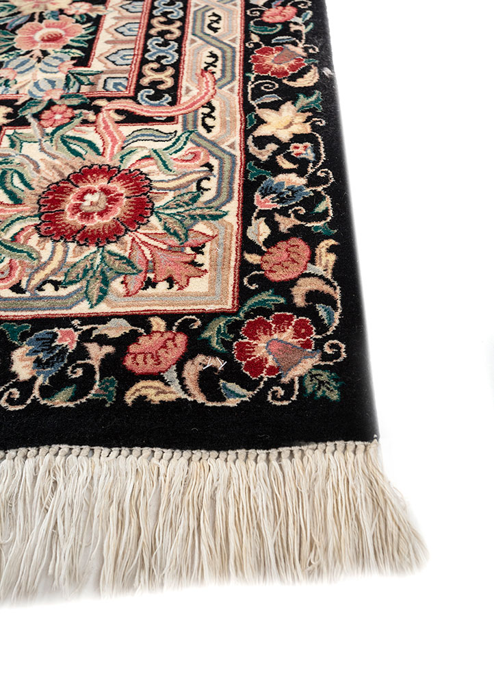 aalam grey and black wool hand knotted Rug - Corner