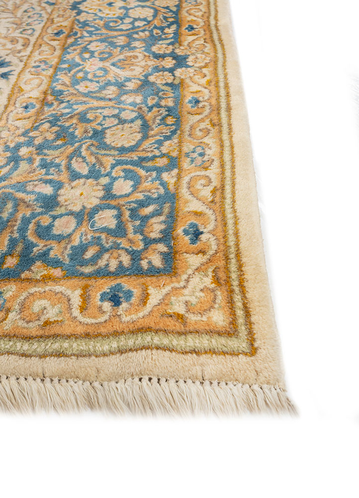 aalam red and orange wool hand knotted Rug - Corner