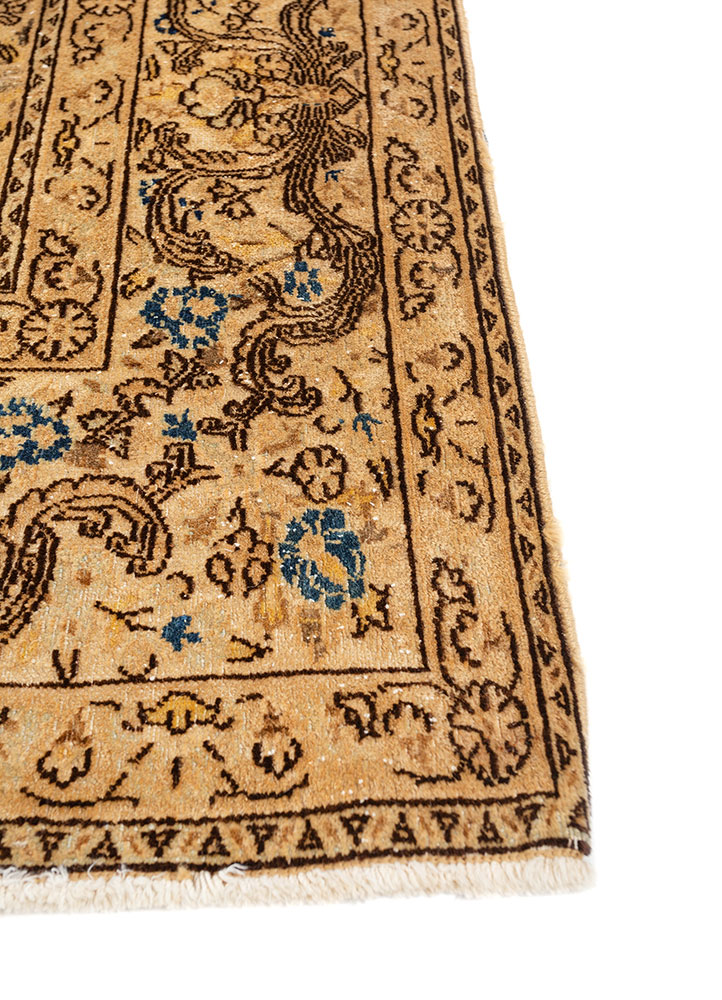 aalam red and orange wool hand knotted Rug - Corner