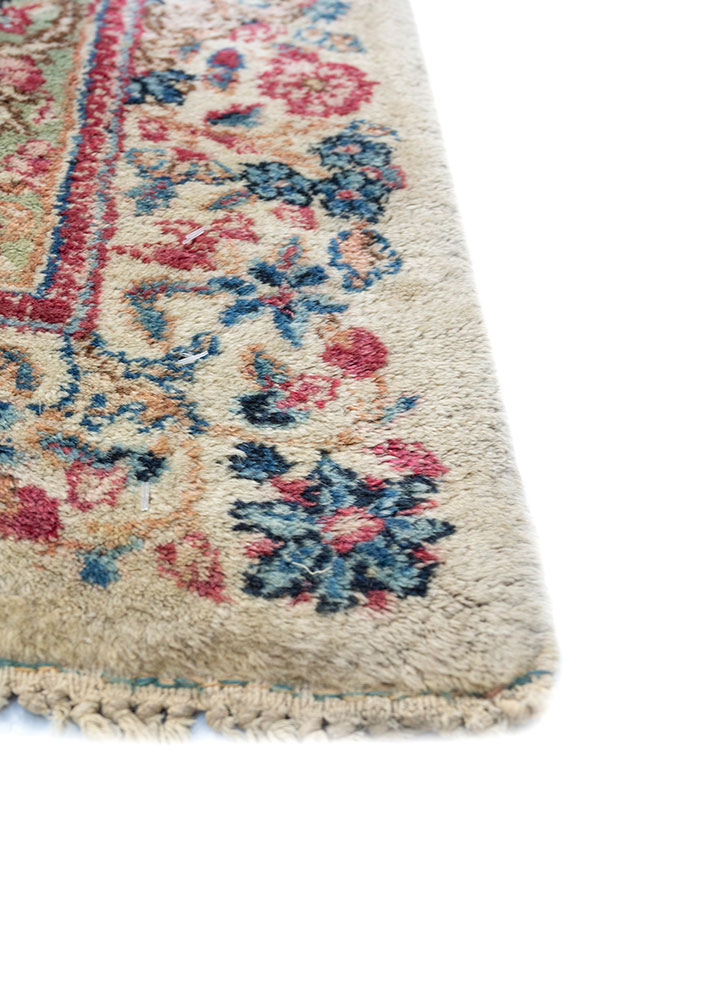 aalam ivory wool hand knotted Rug - Corner