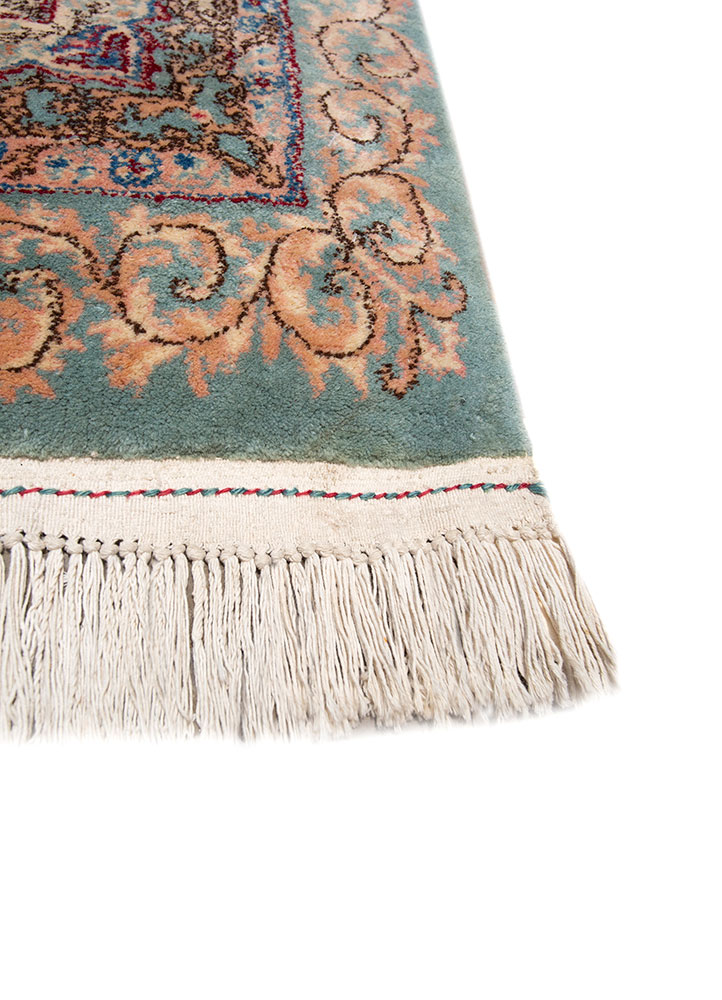 aalam ivory wool hand knotted Rug - Corner