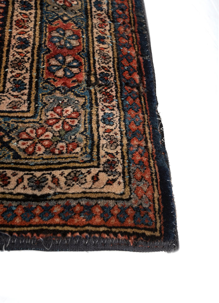 aalam red and orange wool hand knotted Rug - Corner
