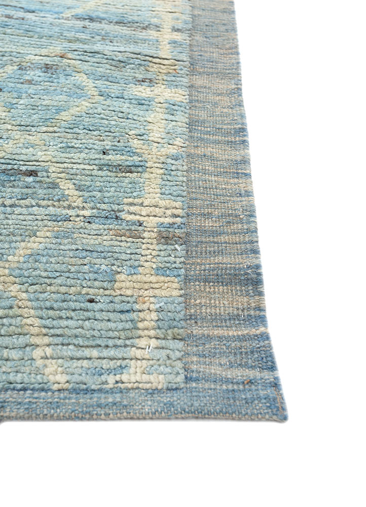 zuri blue wool hand knotted Rug - Corner