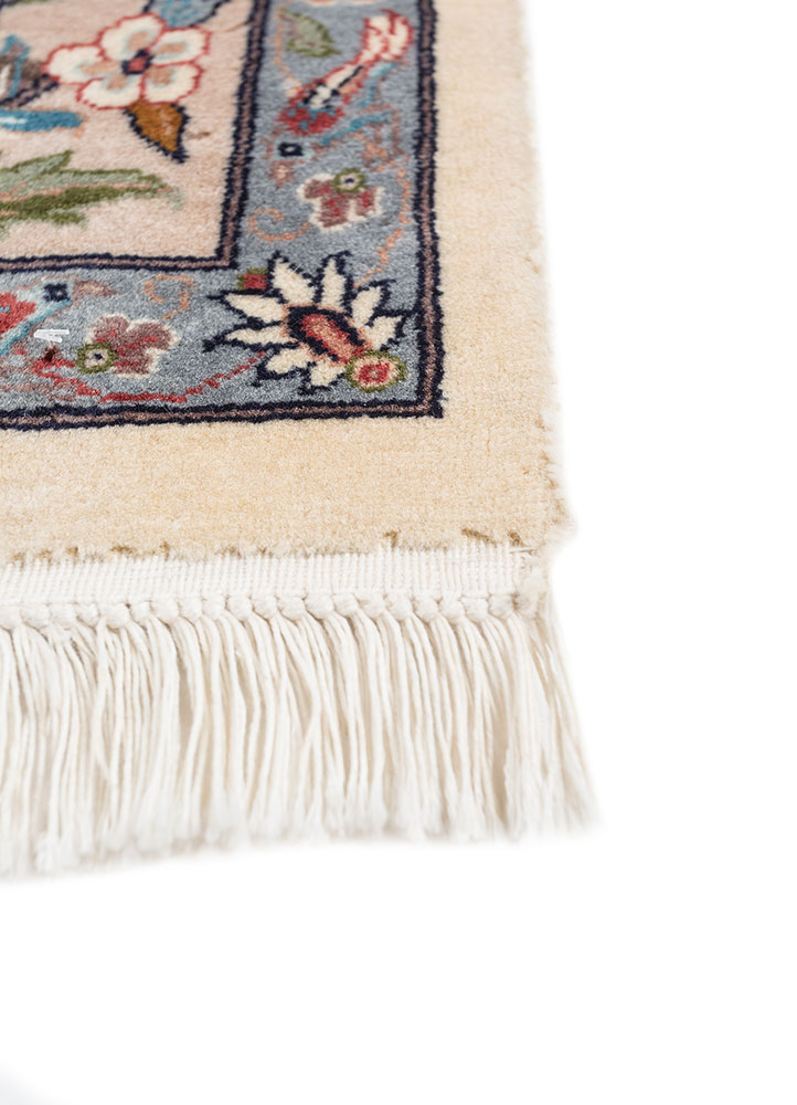 aalam gold wool hand knotted Rug - Corner