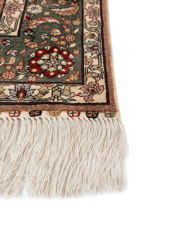 gulmarg red and orange silk hand knotted Rug - Corner