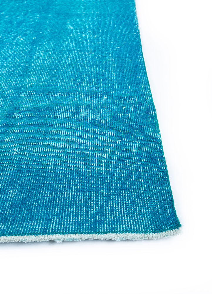 lacuna blue wool hand knotted Rug - Corner