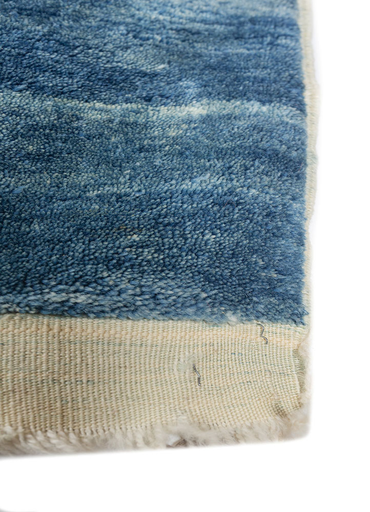 zuri blue wool hand knotted Rug - Corner