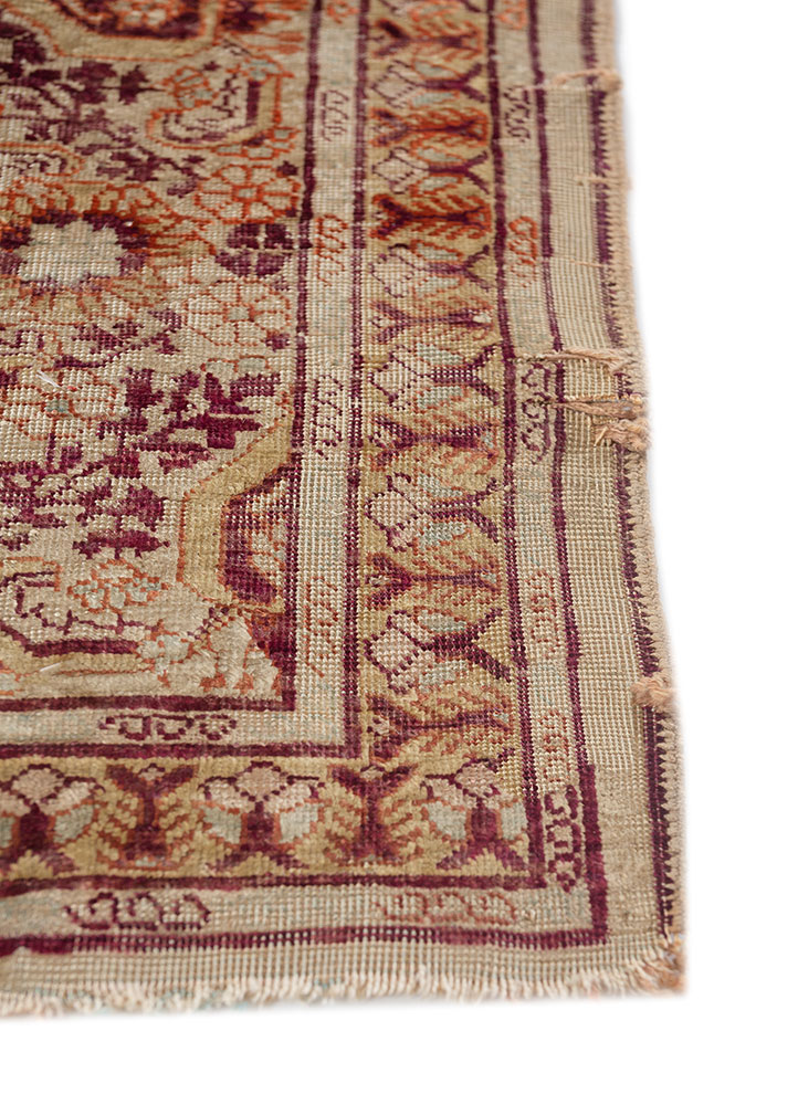 gulmarg green silk hand knotted Rug - Corner