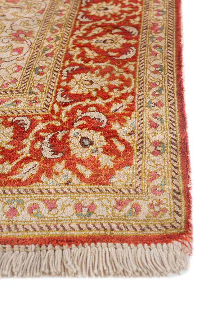 gulmarg green silk hand knotted Rug - Corner