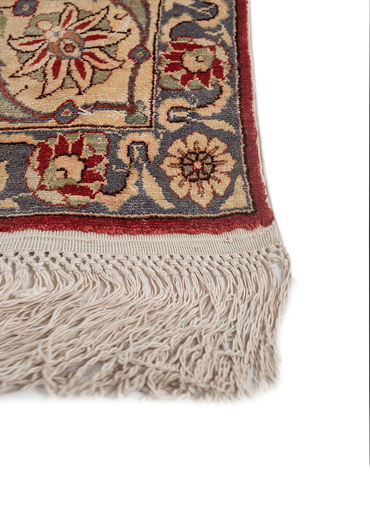 gulmarg grey and black silk hand knotted Rug - Corner