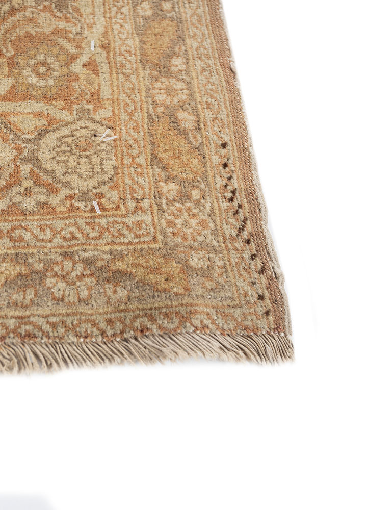 aalam green wool hand knotted Rug - Corner