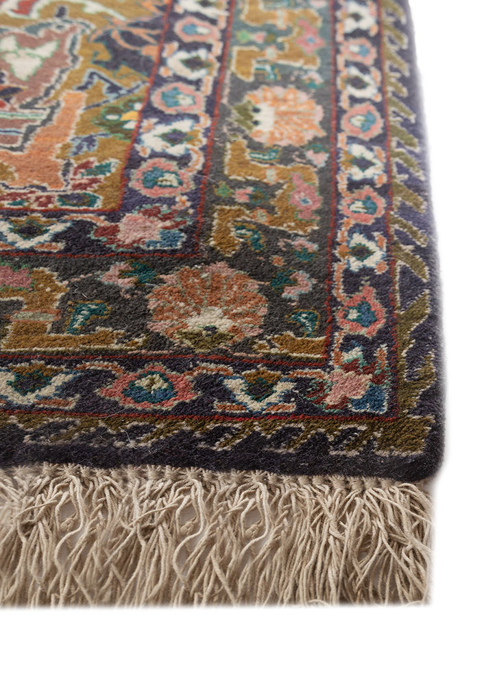 aalam green wool hand knotted Rug - Corner