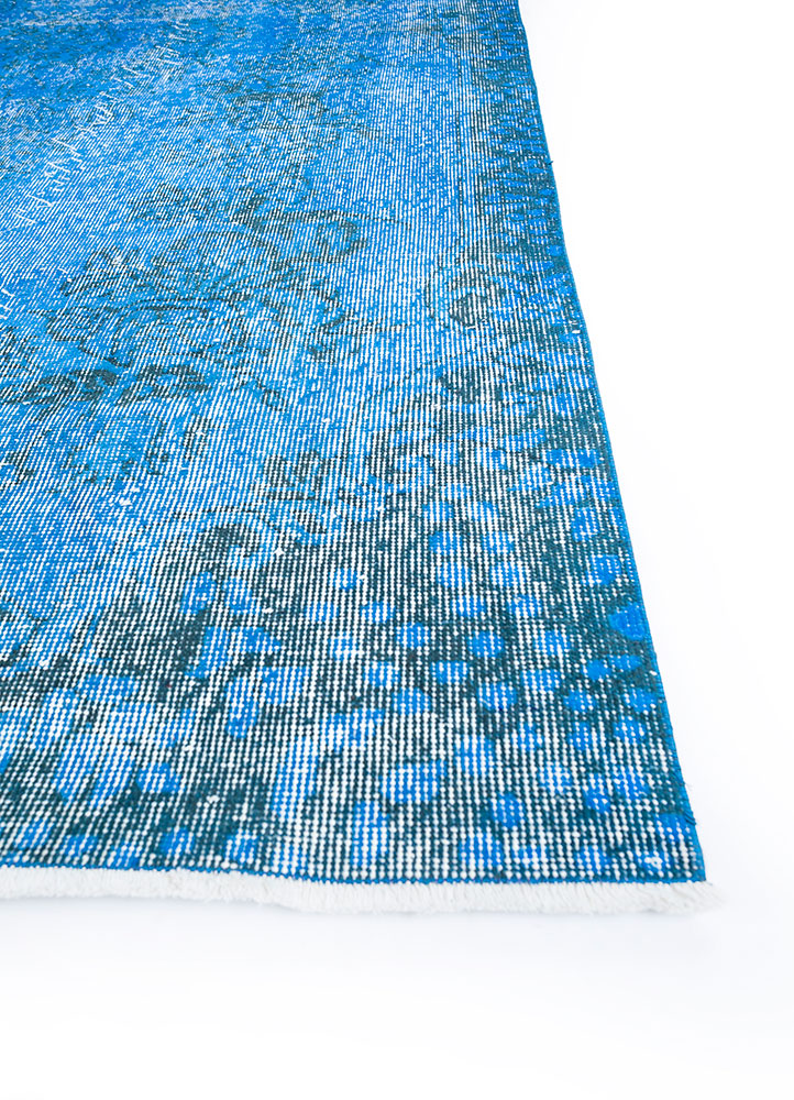 lacuna blue wool hand knotted Rug - Corner