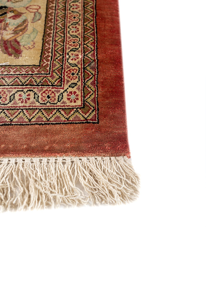 gulmarg gold silk hand knotted Rug - Corner