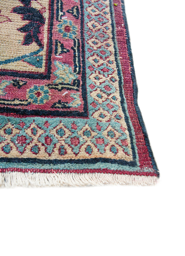 aalam gold wool hand knotted Rug - Corner