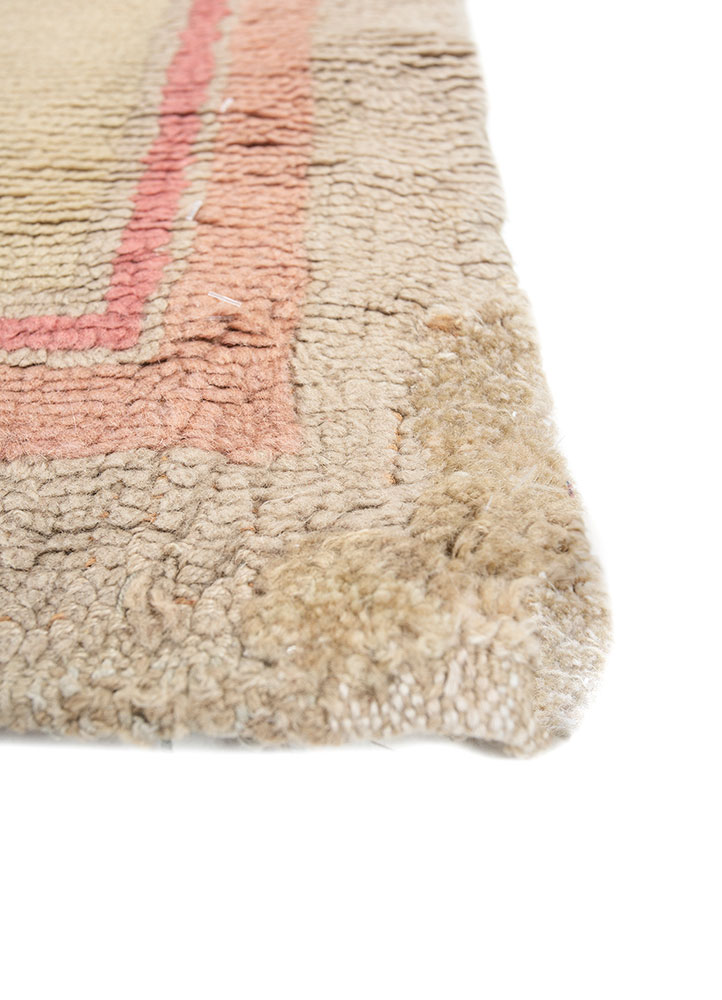 aalam gold wool hand knotted Rug - Corner