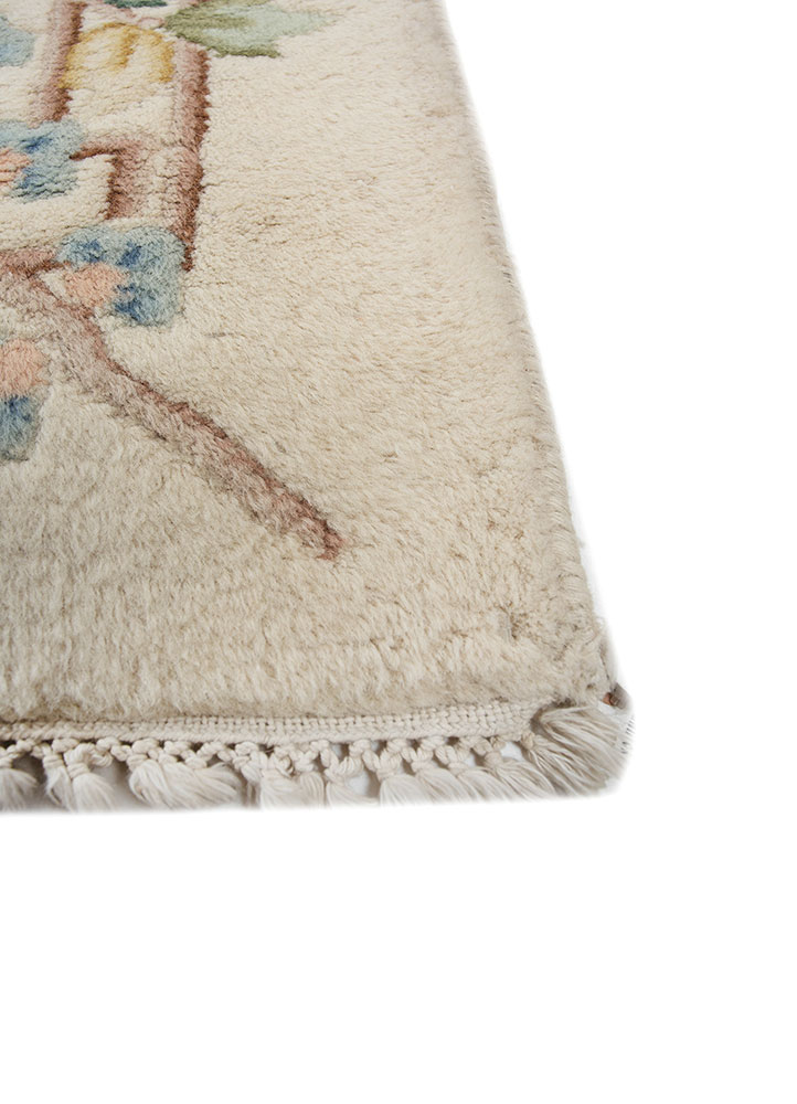pechino ivory wool hand knotted Rug - Corner