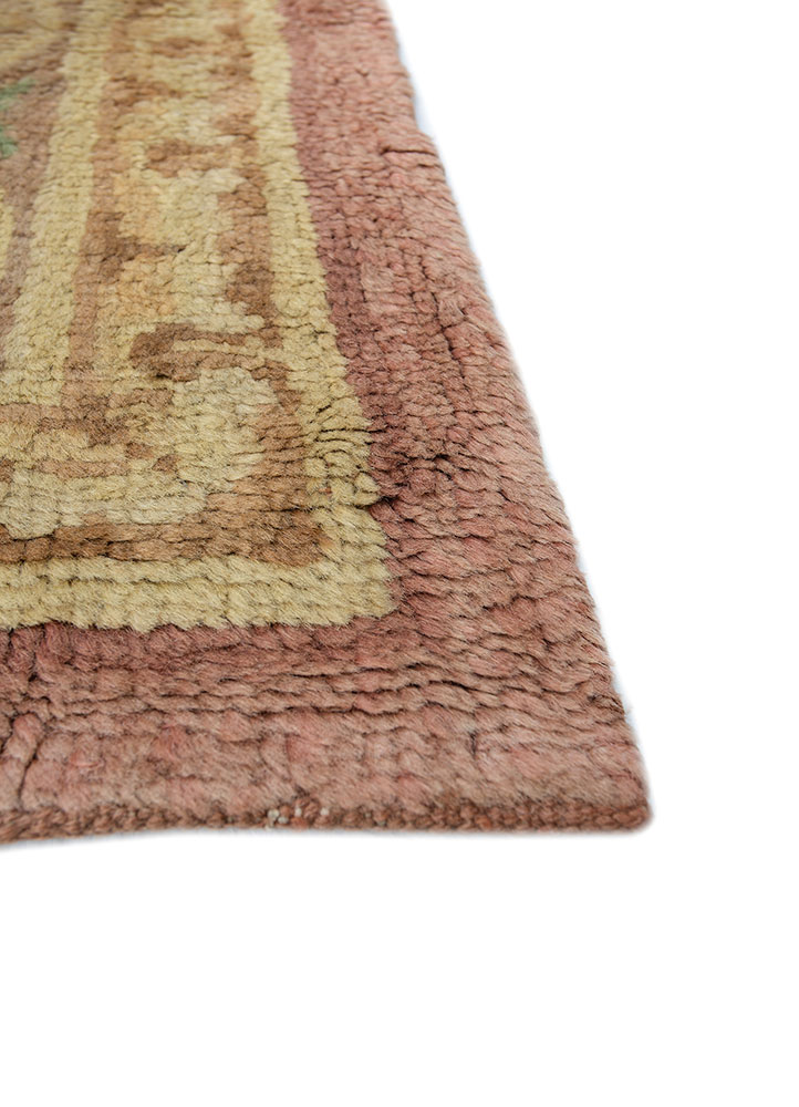 aalam gold wool hand knotted Rug - Corner