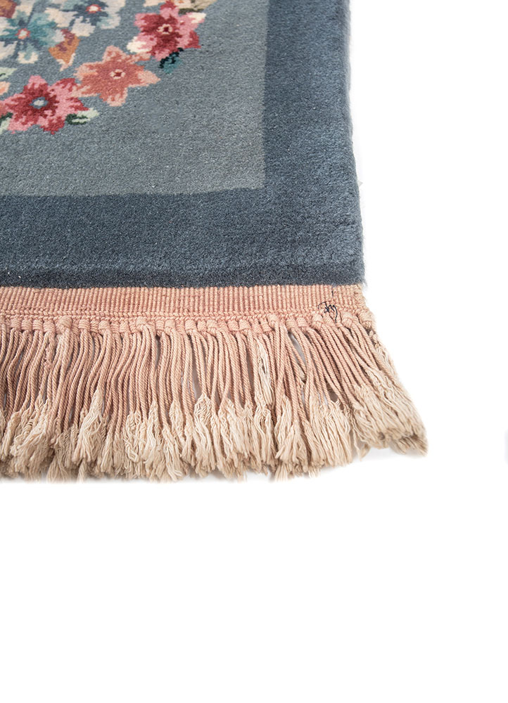 aalam ivory wool hand knotted Rug - Corner